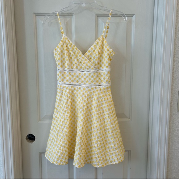 Trixxi Yellow and White Sleeveless Sundress - Picture 1 of 10